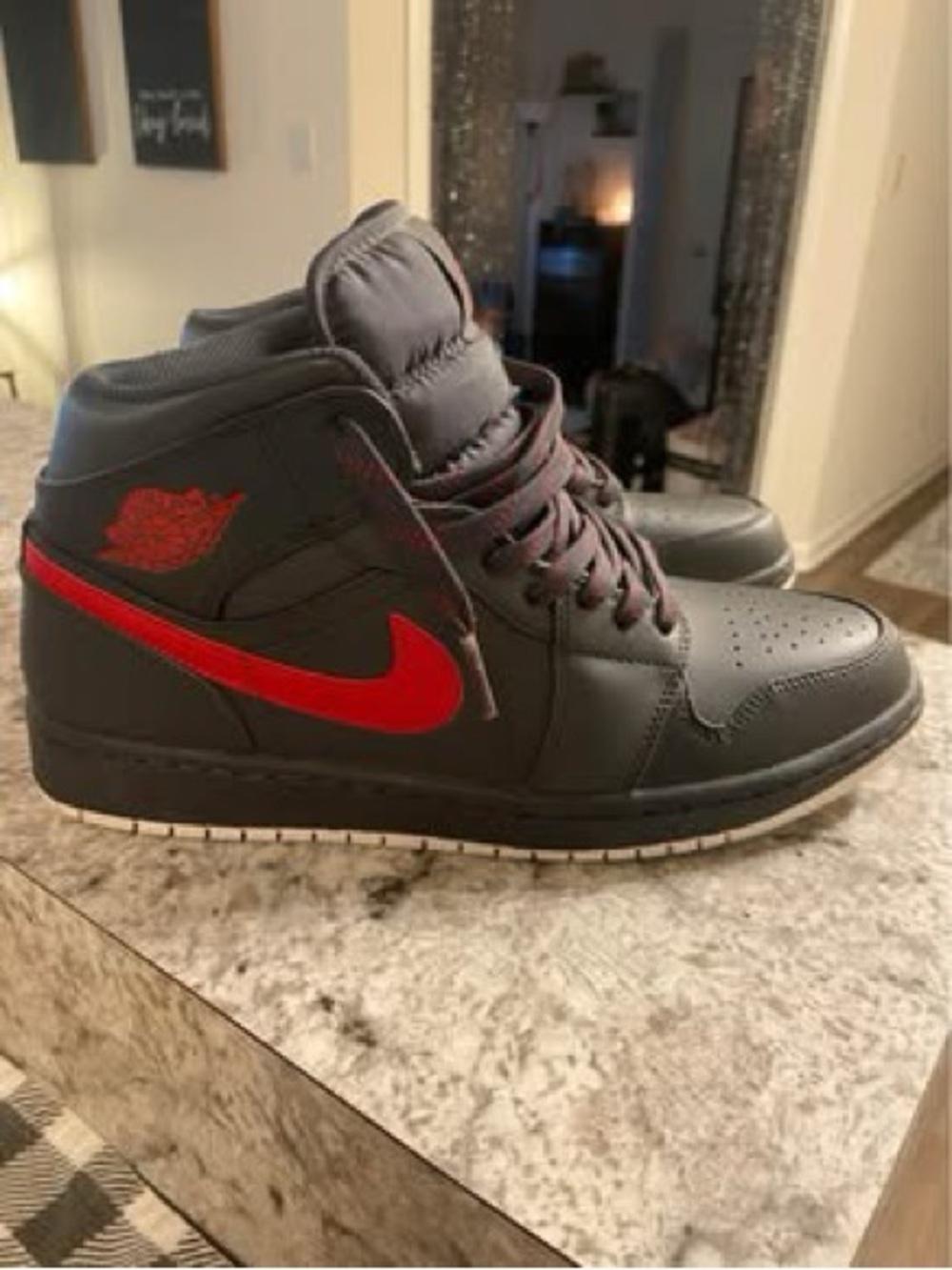 Jordan 1 Retro Mid Anthracite Gym Red